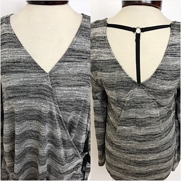 📍SALE Chic Wraparound V-neck Tunic Top Medium - Picture 5 of 7